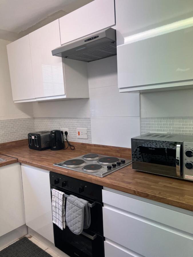 2 Bedroom Flat, 2 Minutes Walk To Bethnalgreen Station, Apartment