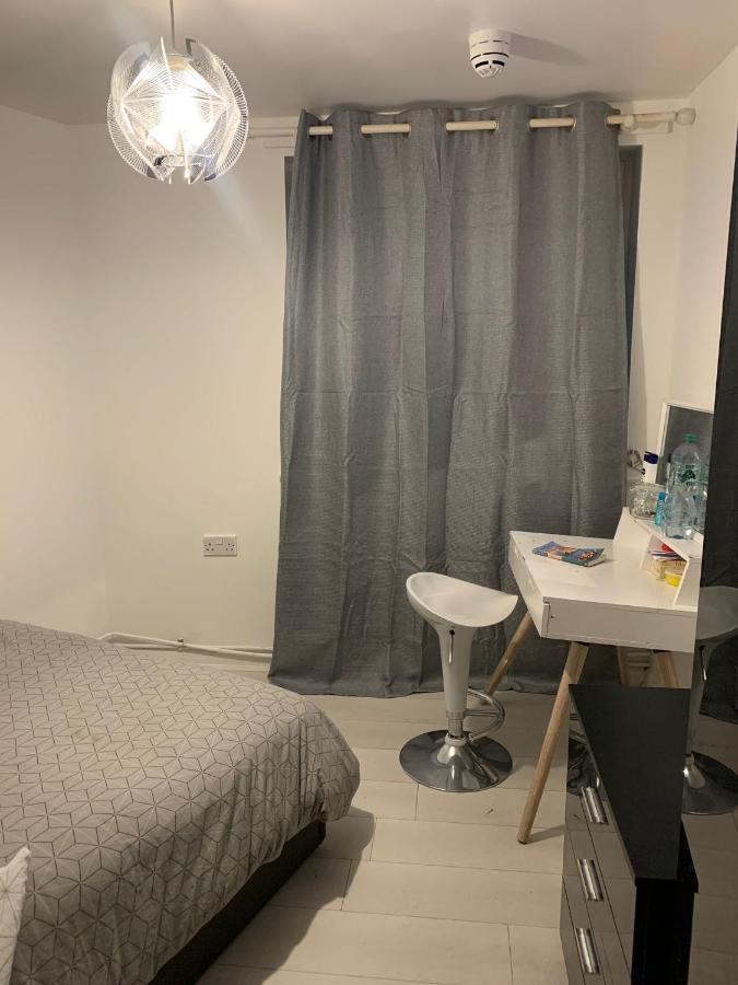 Homestay Private - Shared Near The City London