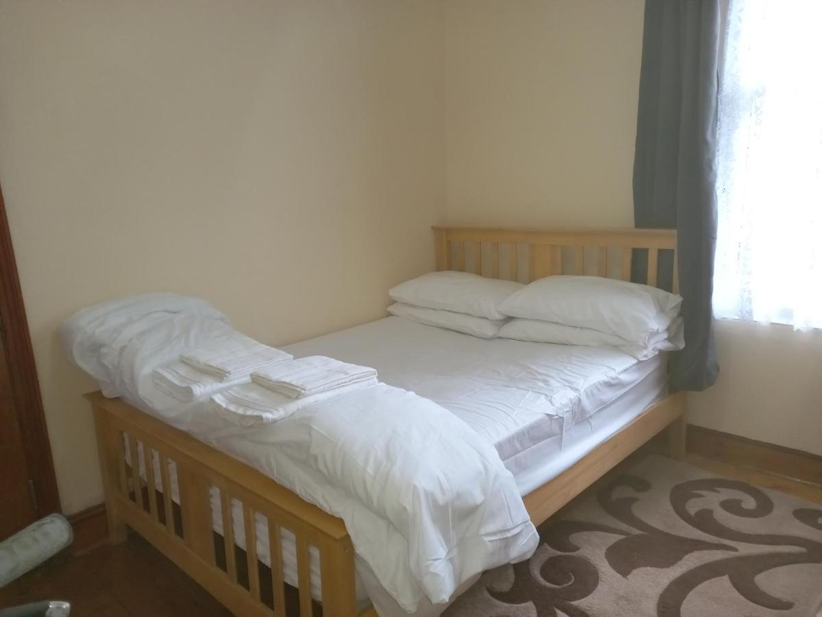 Bubblesbnb- 4 Bedroom House Holiday home London