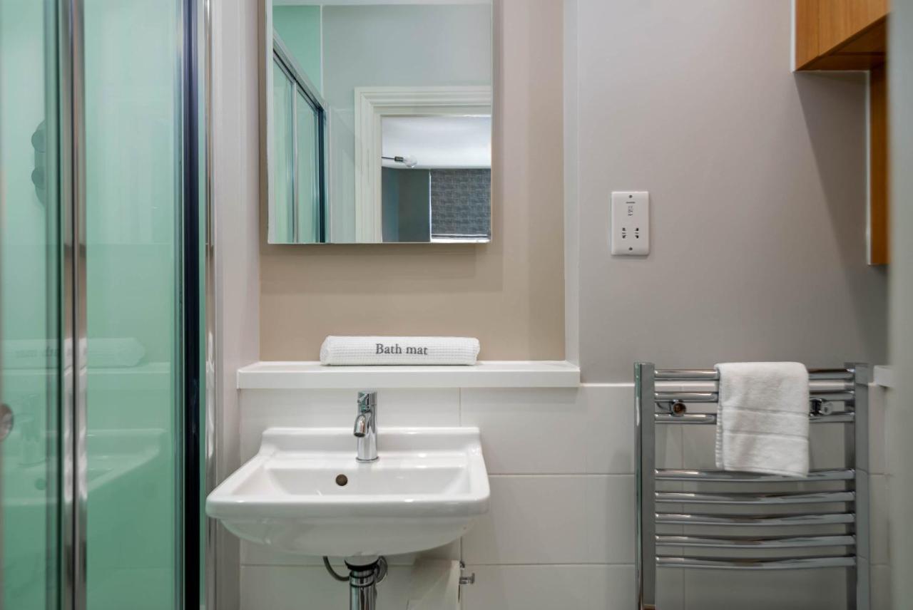 Apartment 5 Doughty Street *