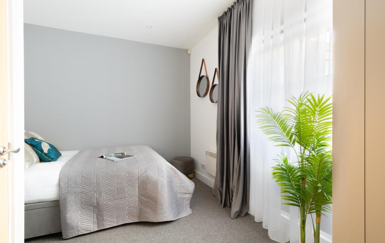 Modern And Spacious 3 Bed Next To The Shard Apartment London