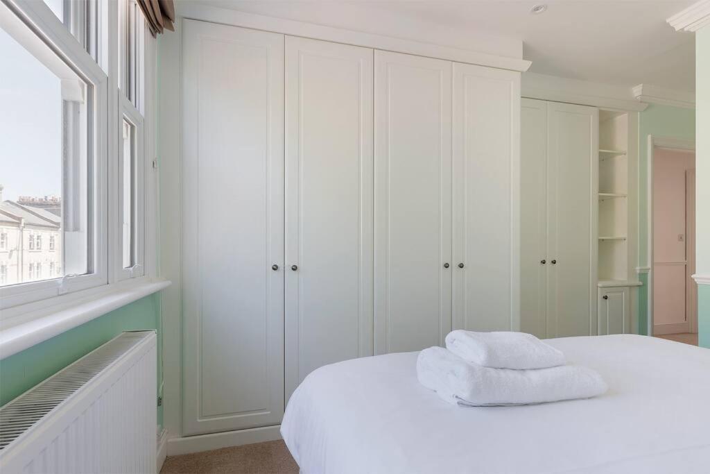 Spacious 3 Bedroom Flat With Terrace Apartamento