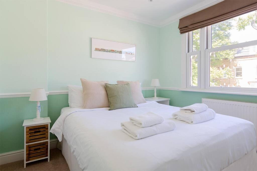 Apartamento Spacious 3 Bedroom Flat With Terrace *