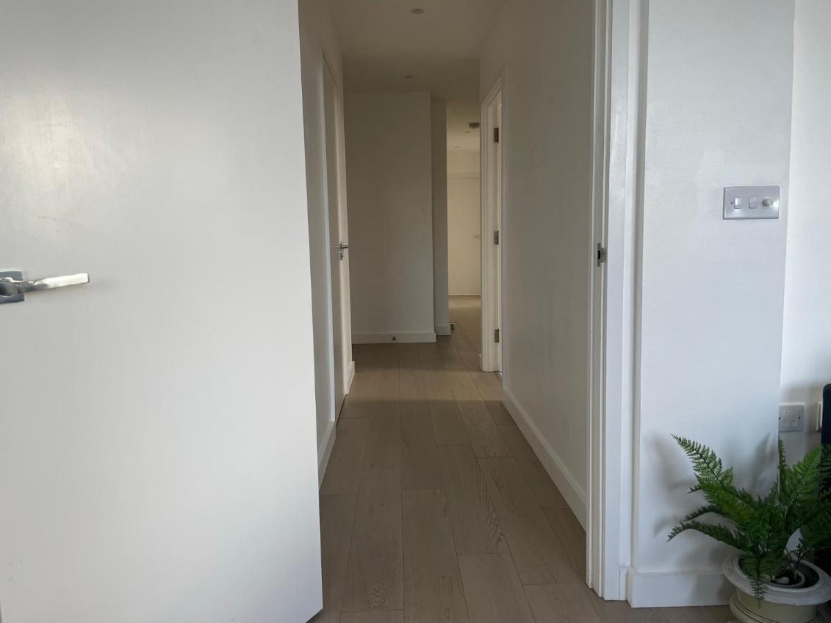 Modern & Spacious Penthouse In North * Londres