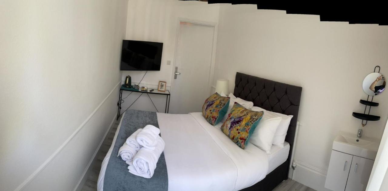 Hotel Dean Court