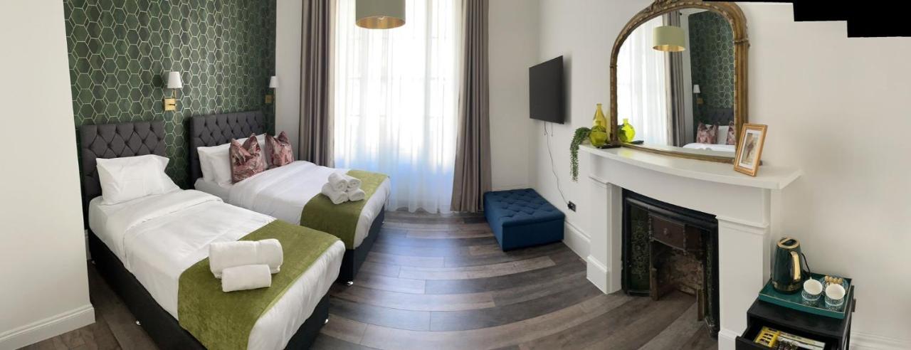 Dean Court Hotel London