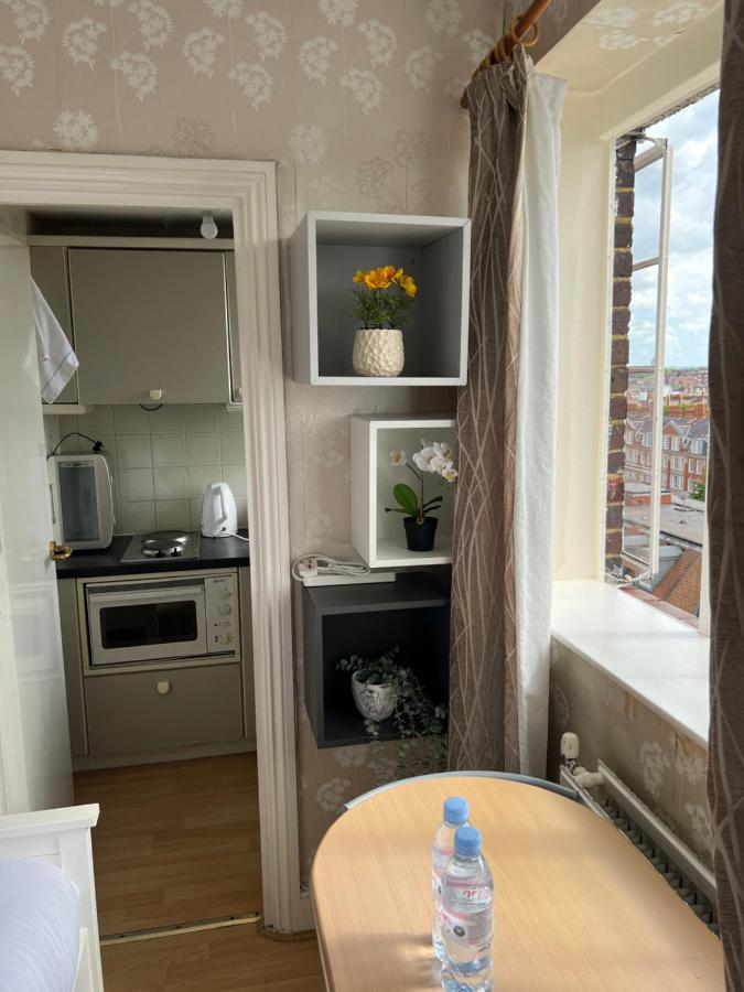 Super Located In South Ken At Chelsea Cloister Apartment *