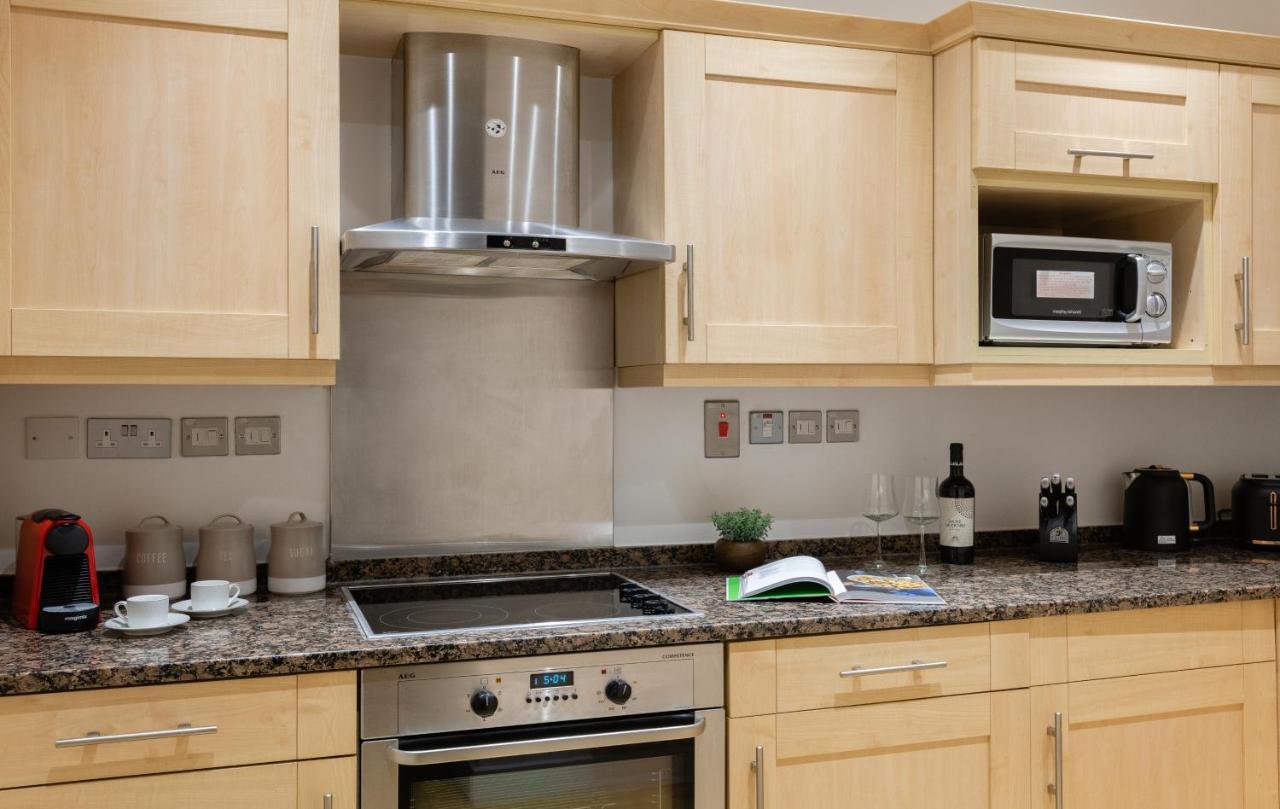 Modern And Spacious 3 Bed Next To The Shard Apartment London