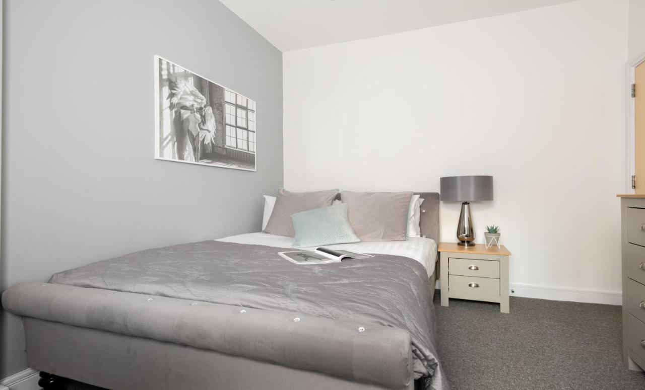 Modern And Spacious 3 Bed Next To The Shard Apartment London