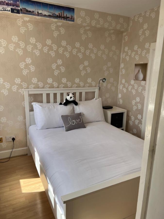 Super Located In South Ken At Chelsea Cloister Apartment *