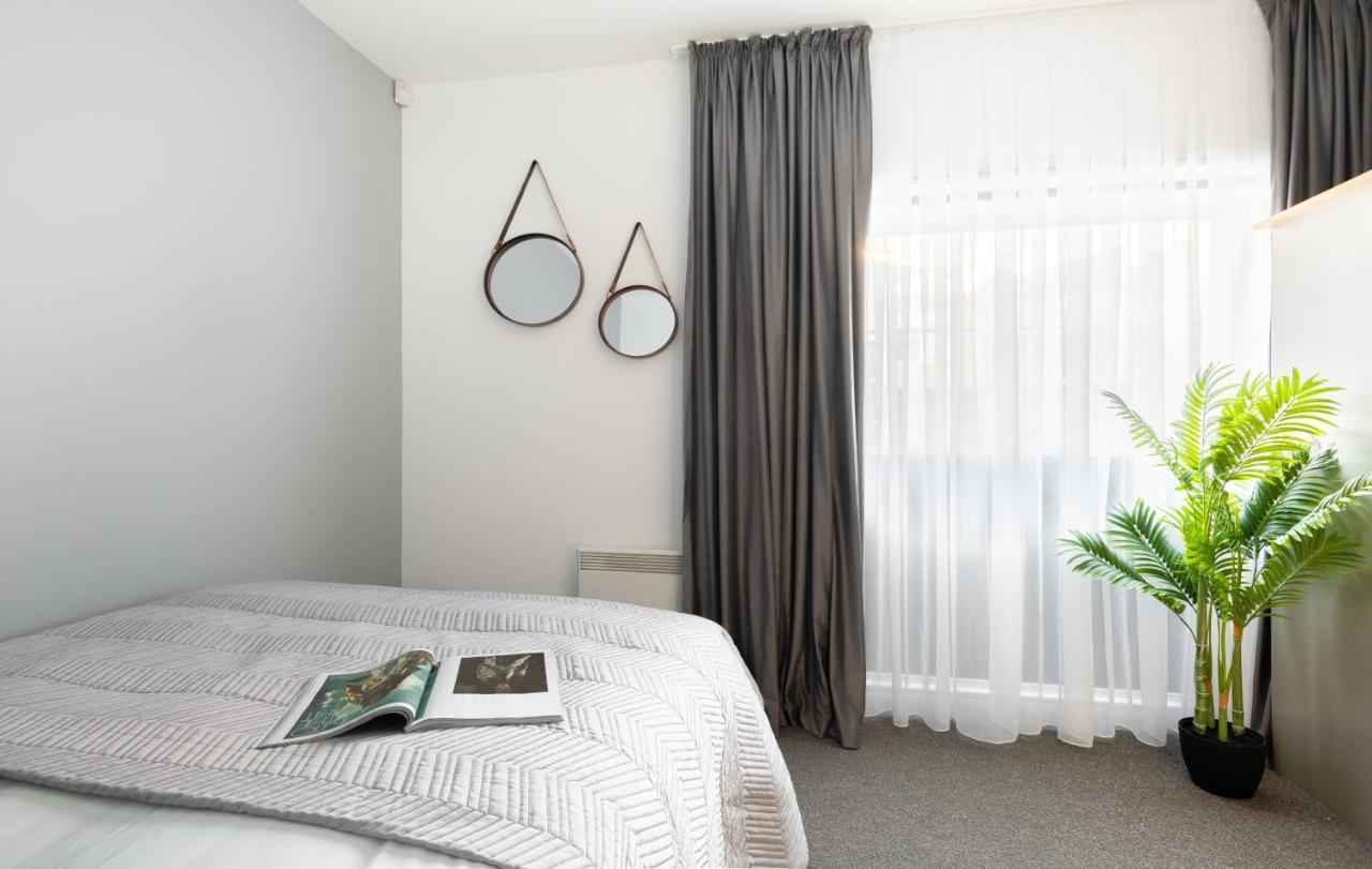 Modern And Spacious 3 Bed Next To The Shard * London