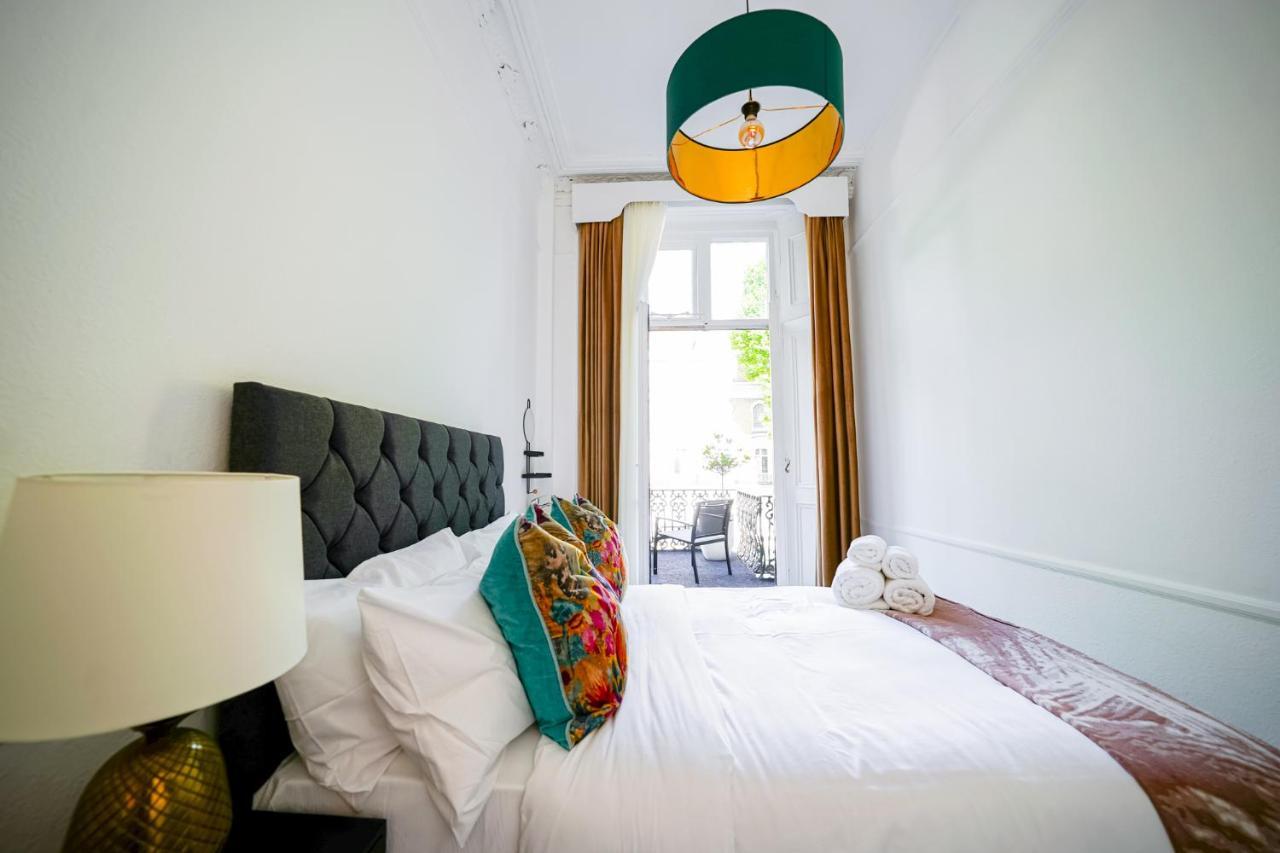 Hotel Dean Court