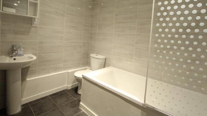 Family With Shared Kitchen And Bathroom In Angel Zone 1 Gasthof London