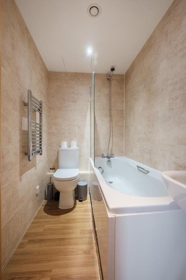 2 Bedroom Holborn Apartment London