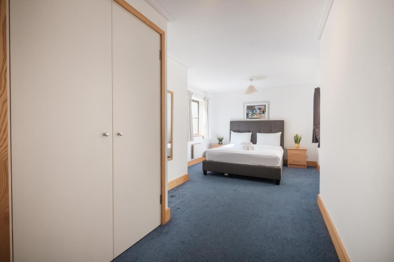 2 Bedroom Holborn * London