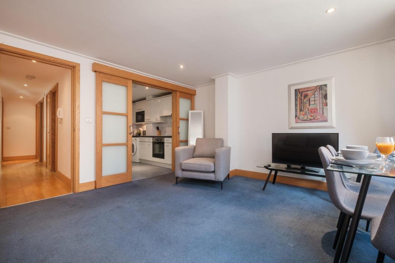 2 Bedroom Holborn * London