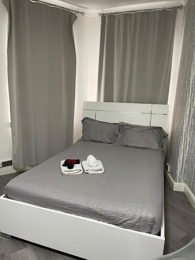 Bed & Breakfast Diana London