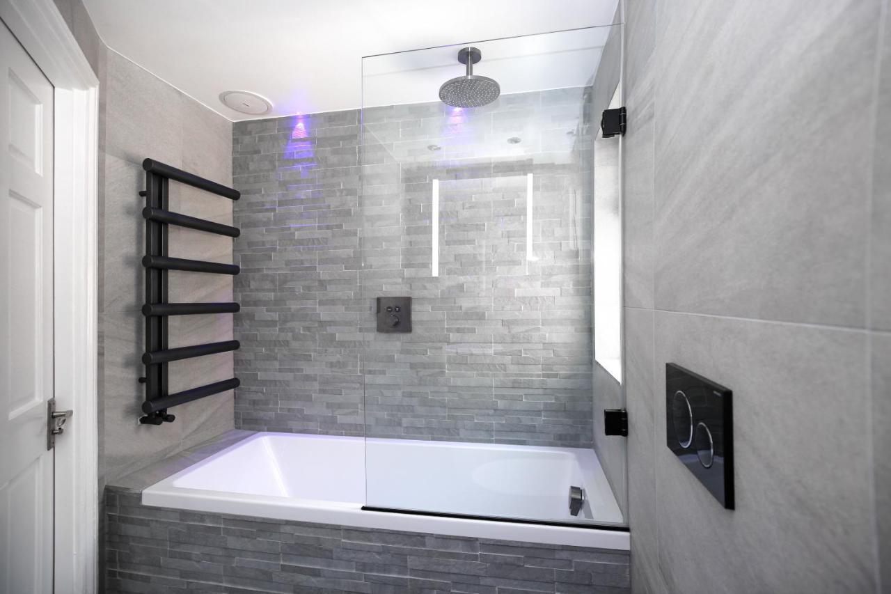 Homestay Modern Bedroom In !!