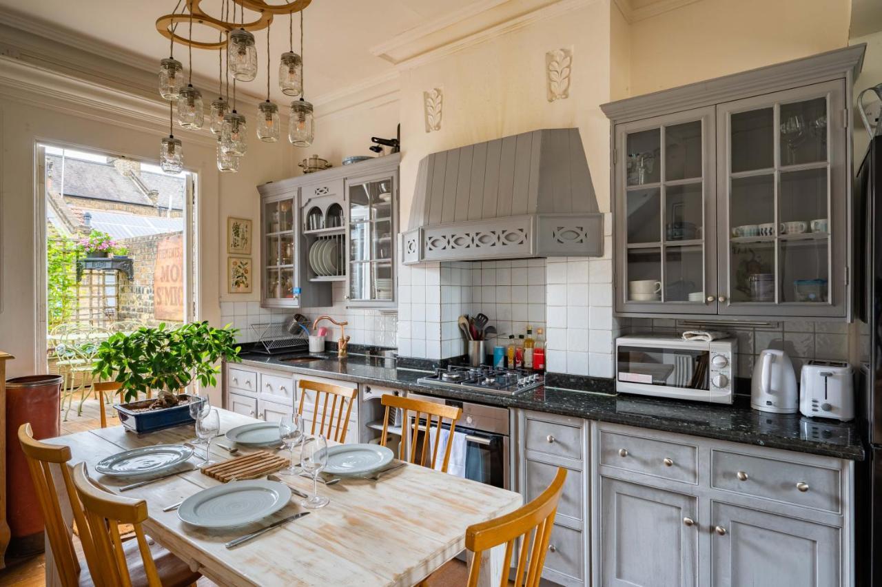 Charming With Roof Terrace In East By Underthedoormat Holiday home