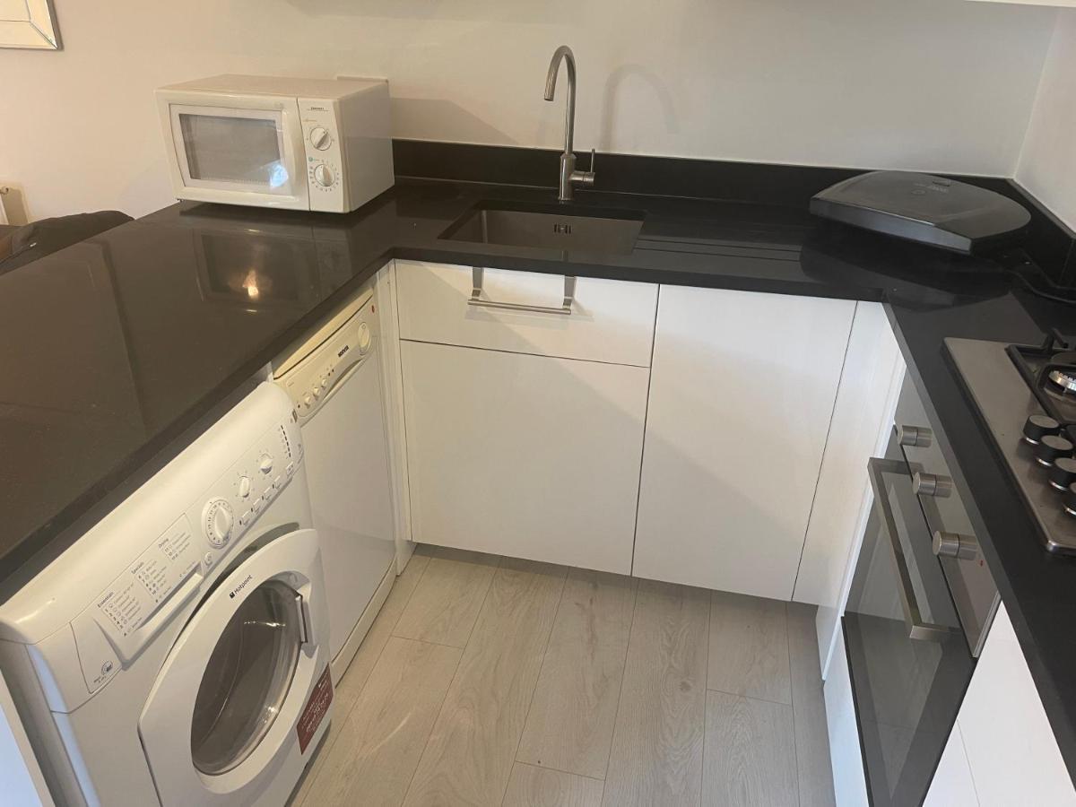 Tower Bridge King Bed En-suite With Parking & Balcony *