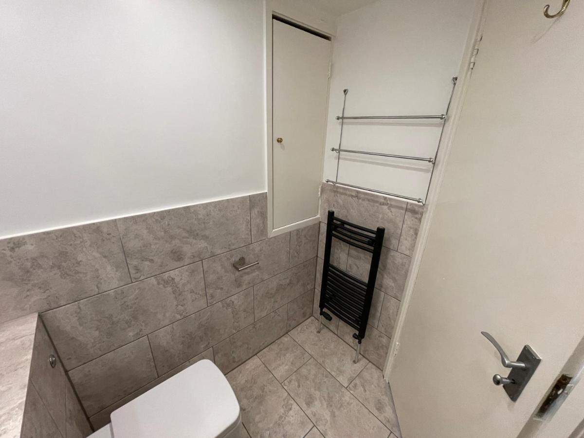 Tower Bridge King Bed En-suite With Parking & Balcony *