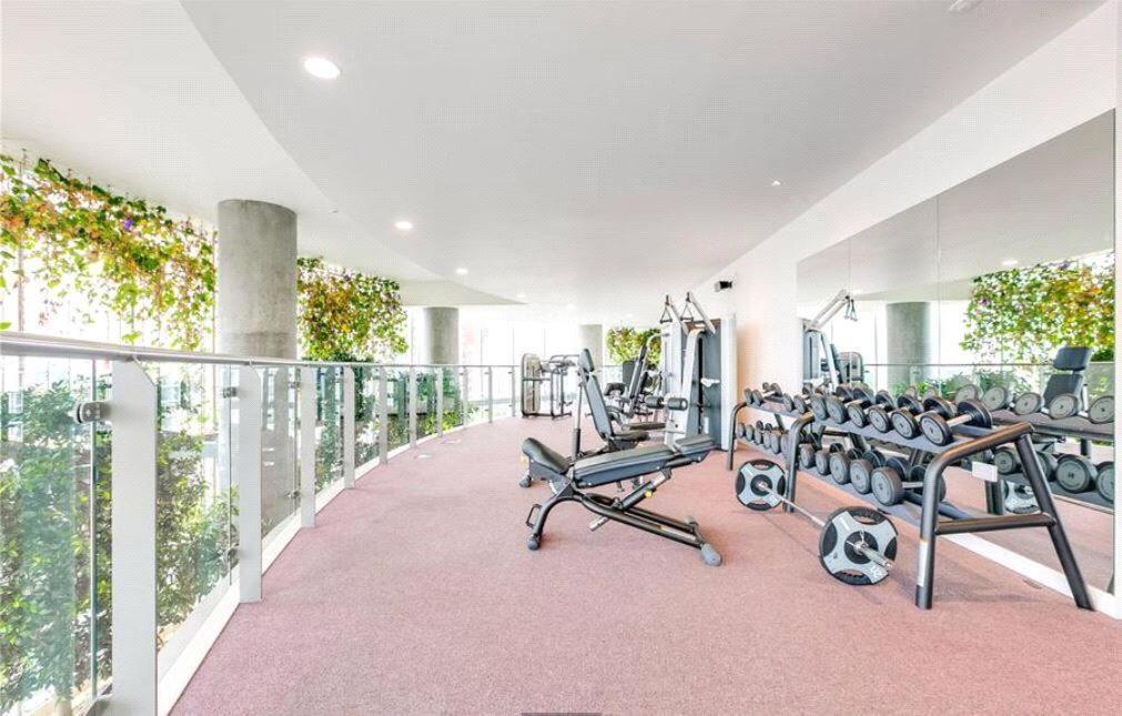 Apartment Luxurious 2 Bed Central *