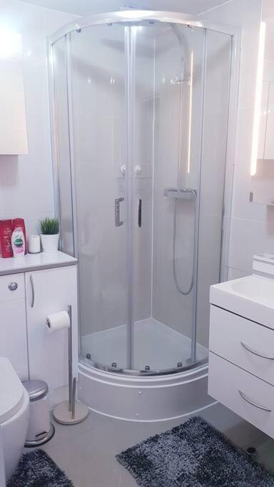 Apartment Lovely 2 Bedroom Flat In The Heart Of Water Wimbledon