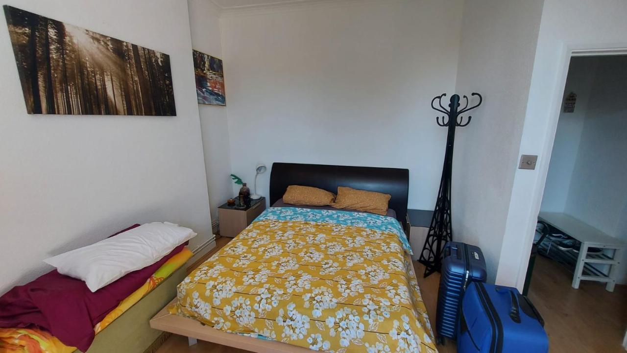 Extra Large One Bedroom Flat With Parking Bed & Breakfast London