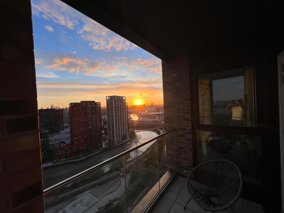 Apartment Luxury Penthouse With Stunning Views Near Excel, O2, Airport
