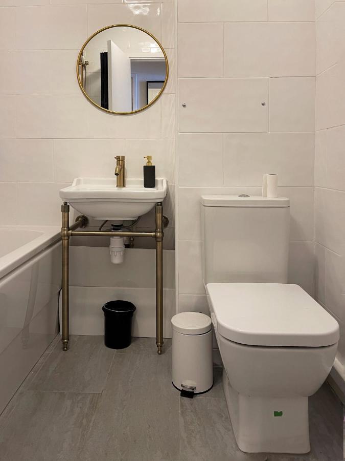 Apartment Lisa's Place Near Kings Cross - 2 Double Beds, 1 Sofa Bed, Great Location, Ideal For Families *