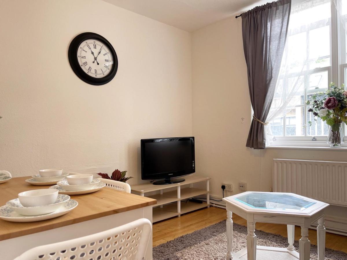Apartment Lisa's Place Near Kings Cross - 2 Double Beds, 1 Sofa Bed, Great Location, Ideal For Families *