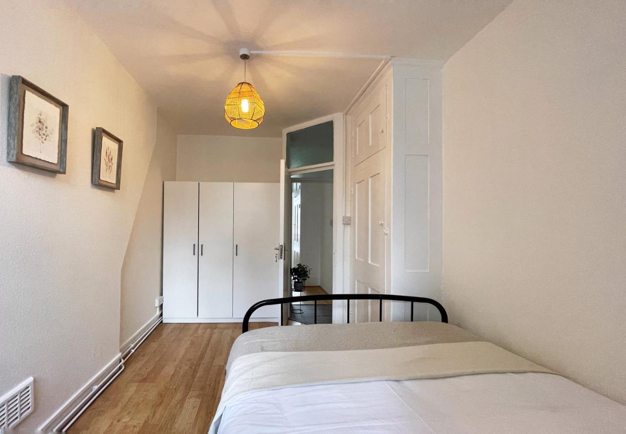 Apartment Lisa's Place Near Kings Cross - 2 Double Beds, 1 Sofa Bed, Great Location, Ideal For Families *