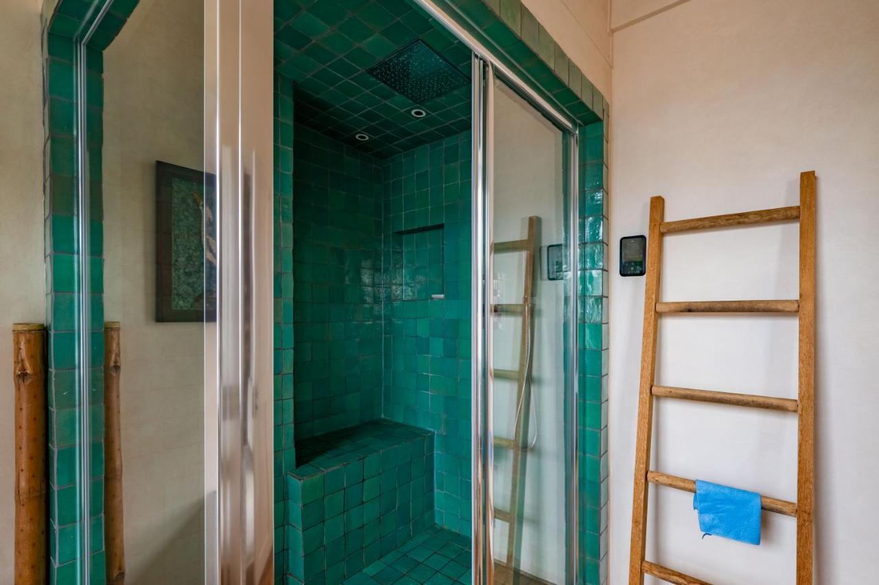 Charming With Roof Terrace In East By Underthedoormat Holiday home *