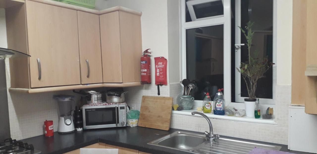 Apartamento 7, Cranehouse Brangbourne Road One Big Double Available On Reasonable Price, Shared Flat Londres