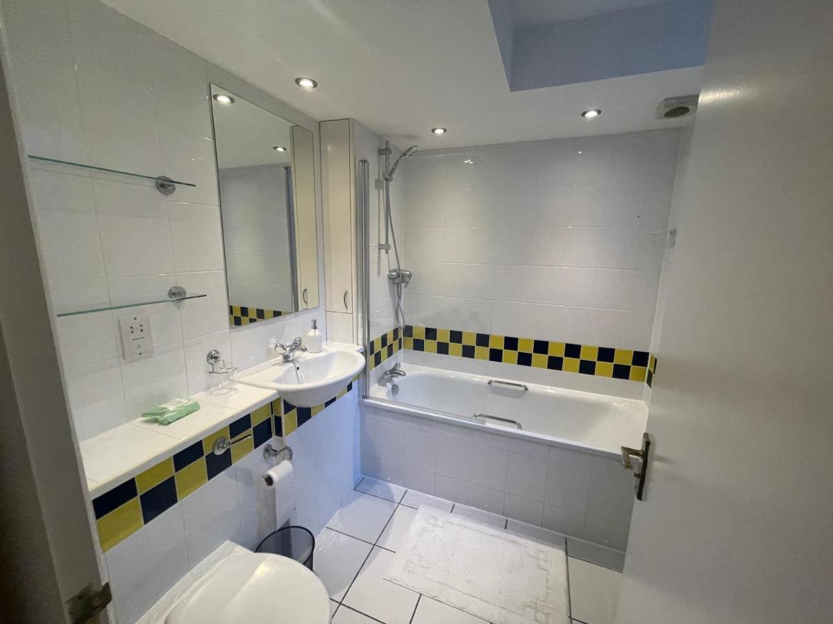 Apartment Tower Bridge City Haven King En-suite With Parking *