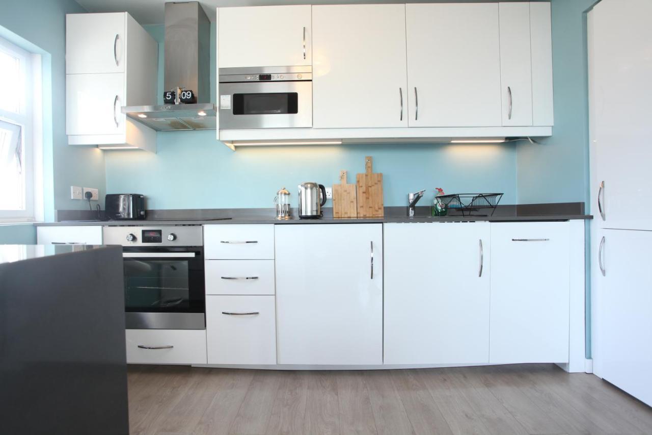 Lovely Two Bedroom In Old Street Apartment *