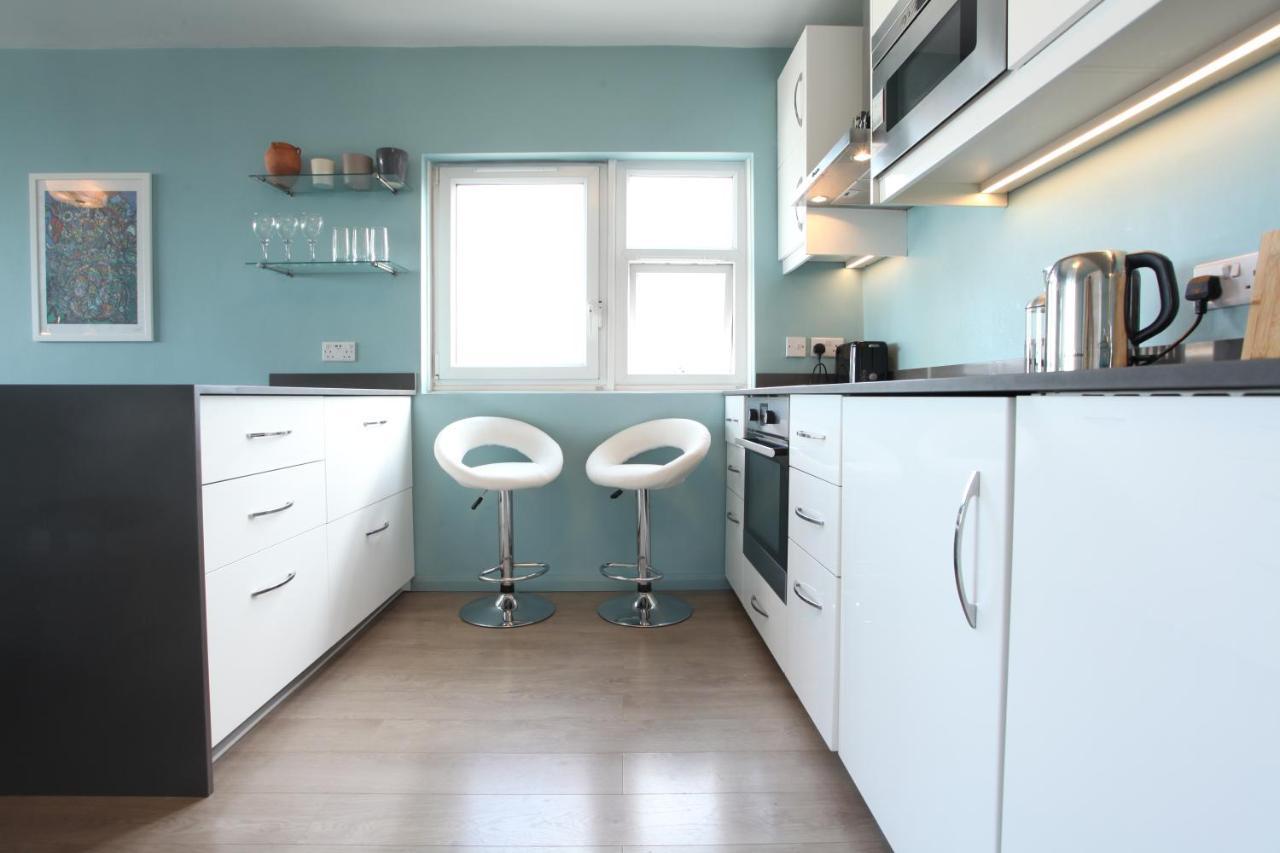 Lovely Two Bedroom In Old Street * London