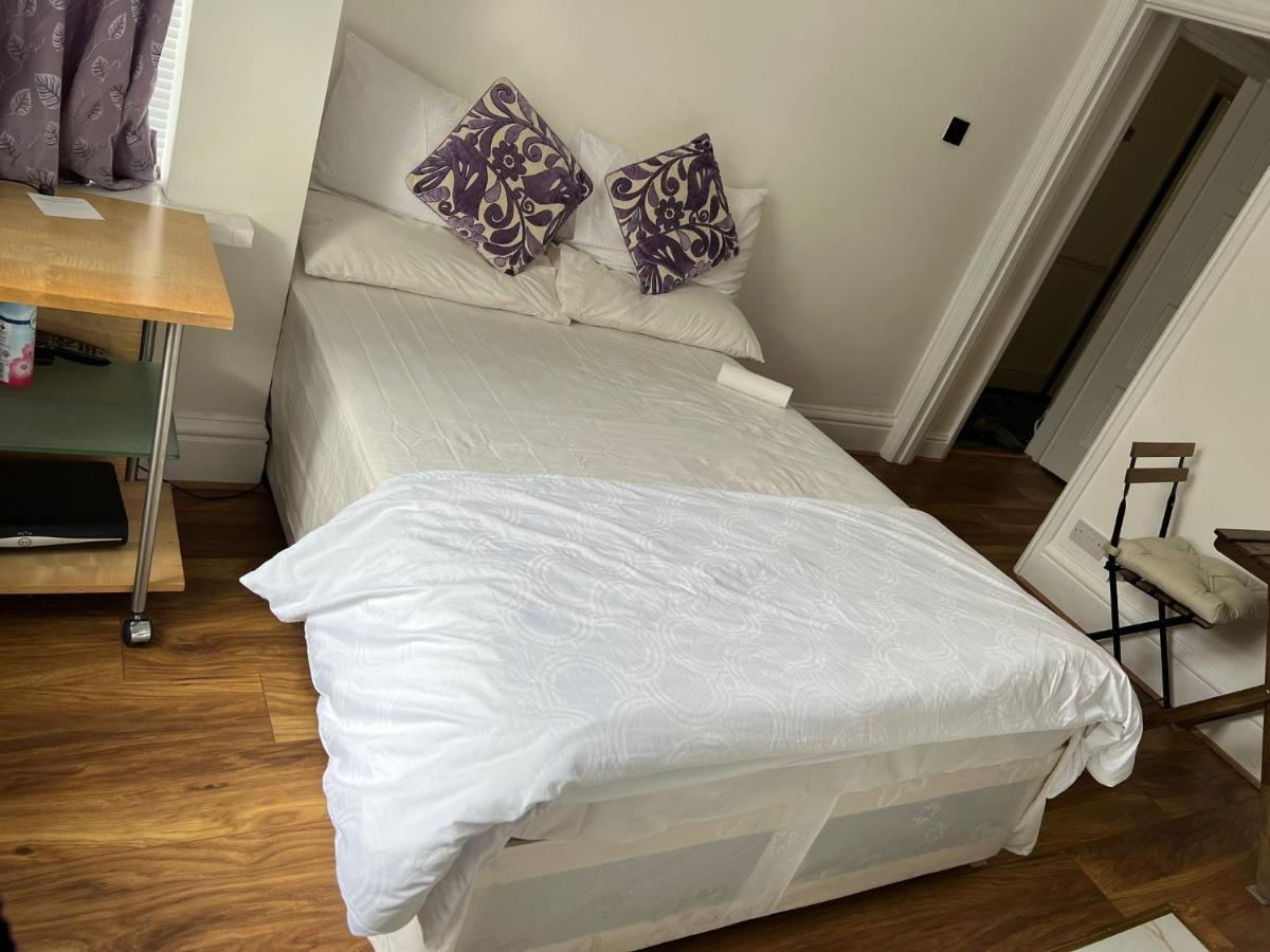 Lovely Studio Flat In * London