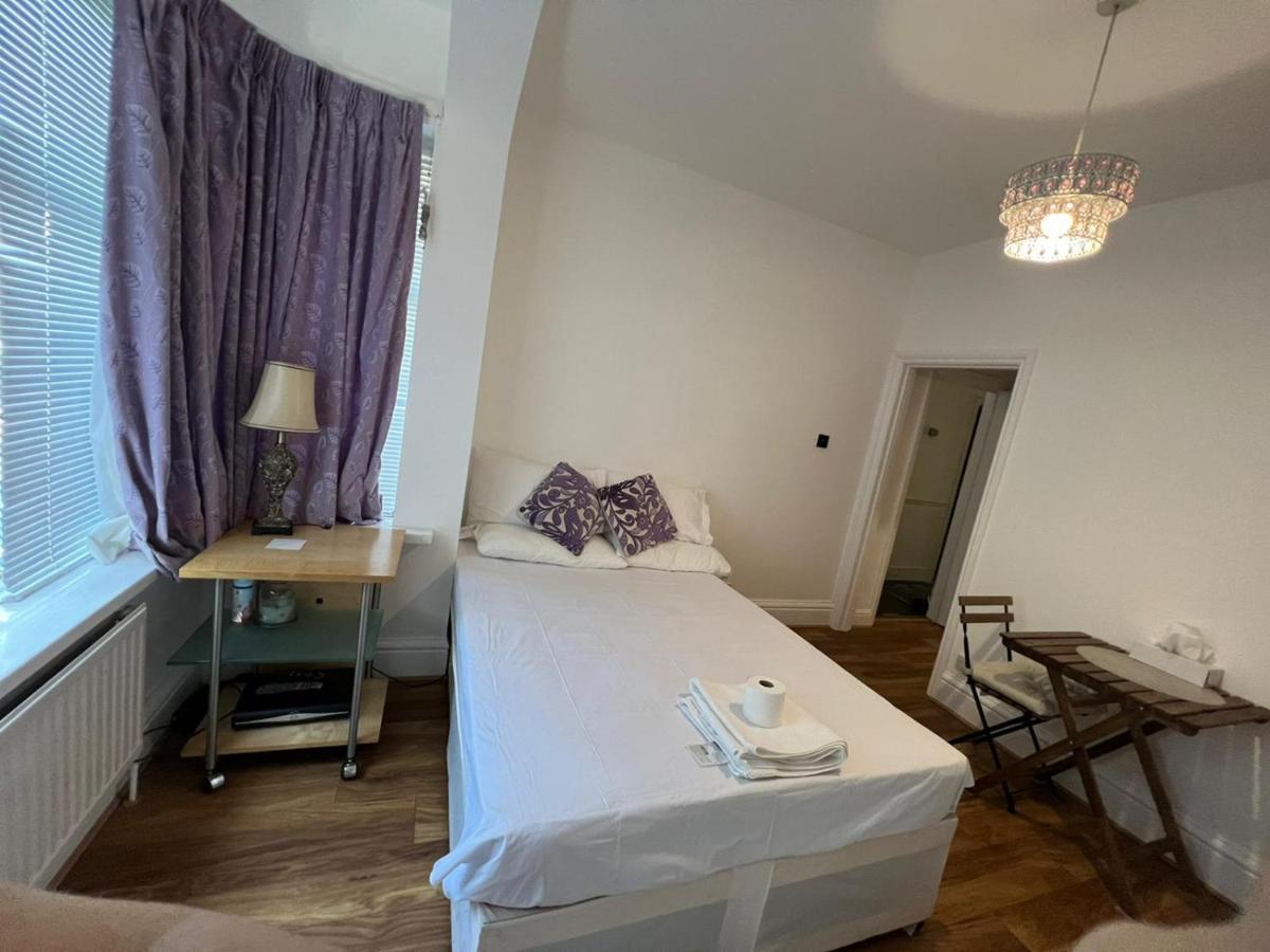 Apartment Lovely Studio Flat In *