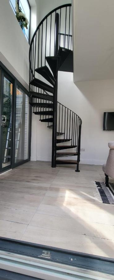 Stunning New Build Mezzanine Style *