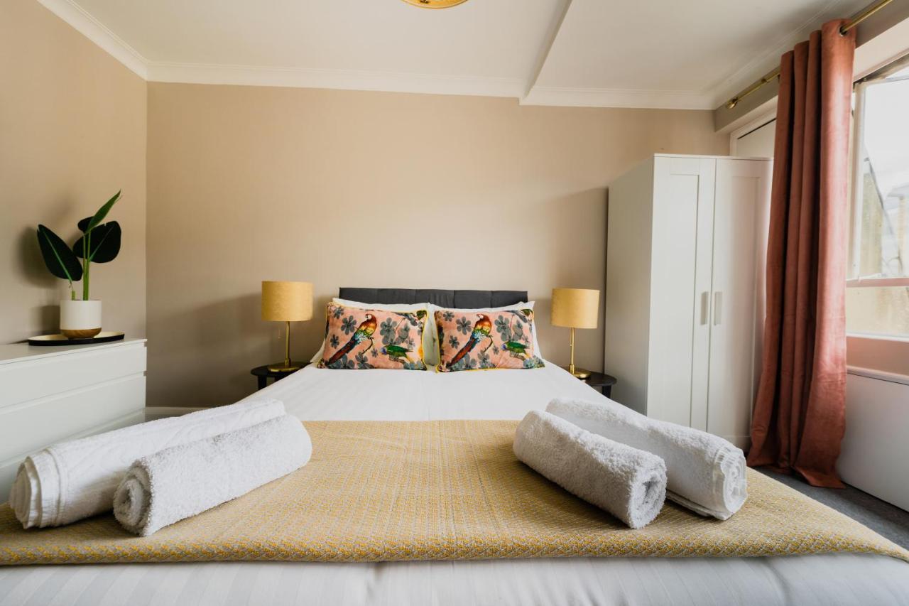 Baker Street Apartment