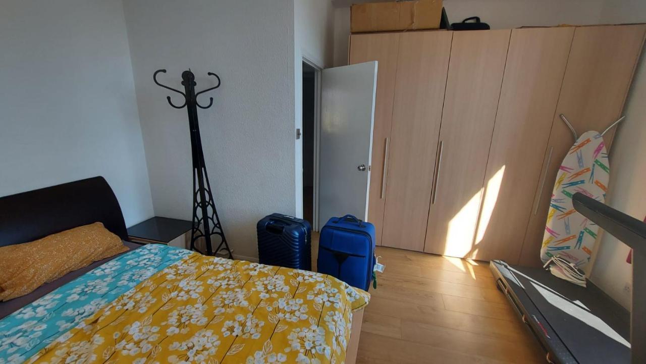 Extra Large One Bedroom Flat With Parking London