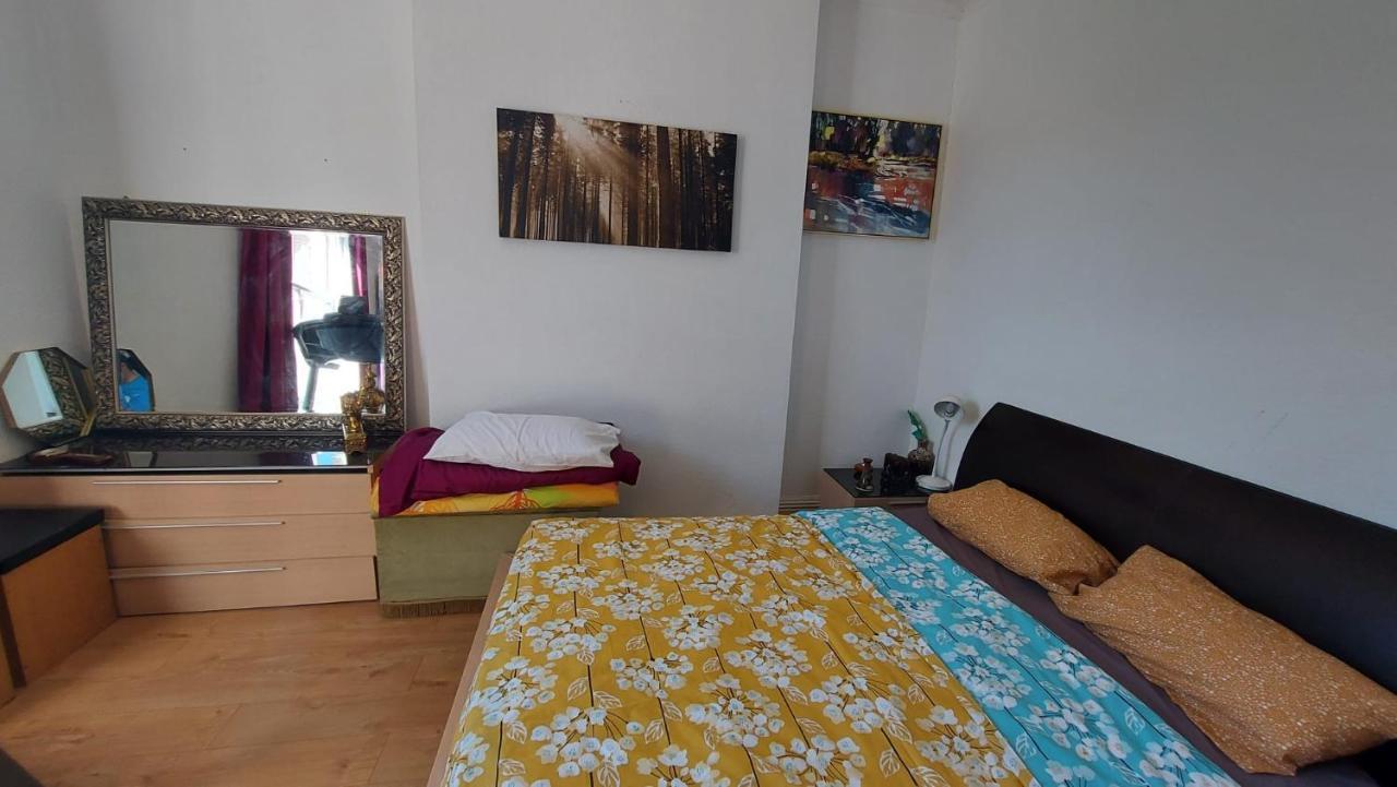 Extra Large One Bedroom Flat With Parking Bed & Breakfast *