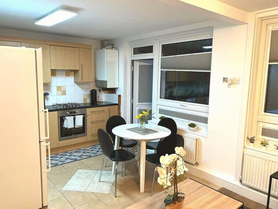 Apartment Fw Haute Apartments: Pet-friendly Duplex With Free Parking
