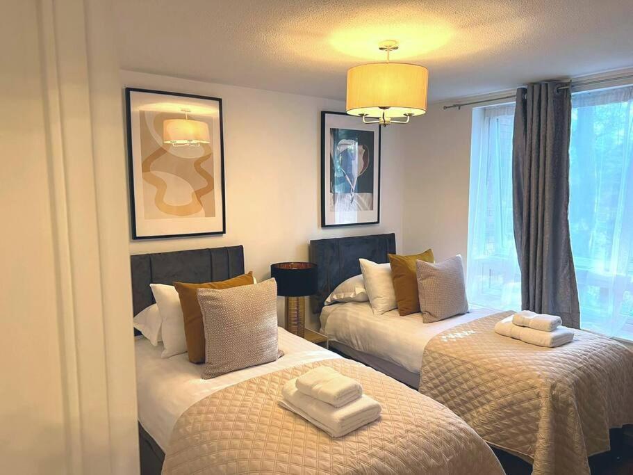 Fw Haute Apartments: Pet-friendly Duplex With Free Parking *