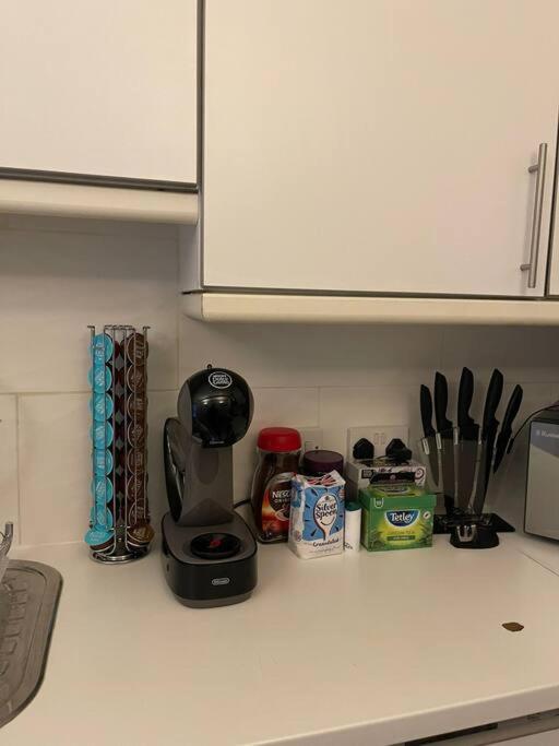 2 Bed Flat Outside Liverpool Street Station! Apartamento Londres