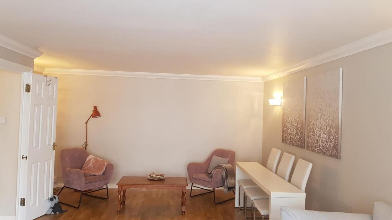 Apartment Lovely 2 Bedroom Flat In The Heart Of Water Wimbledon London