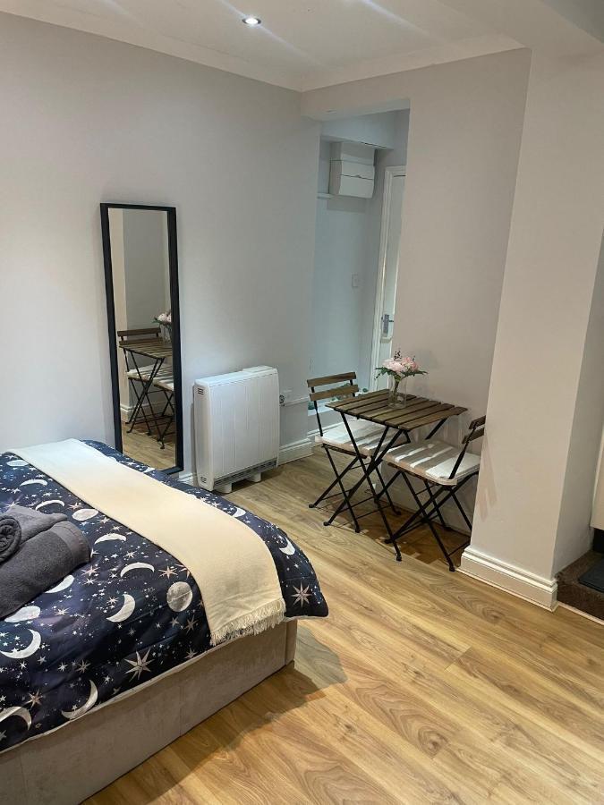 Apartment In The Heart Of - Studio Flat *