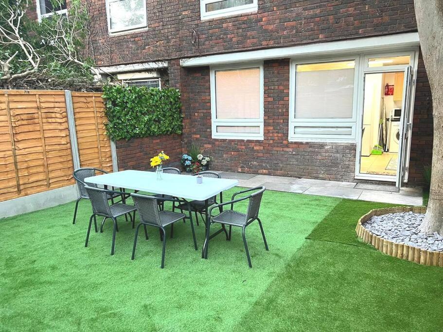 Fw Haute Apartments: Pet-friendly Duplex With Free Parking
