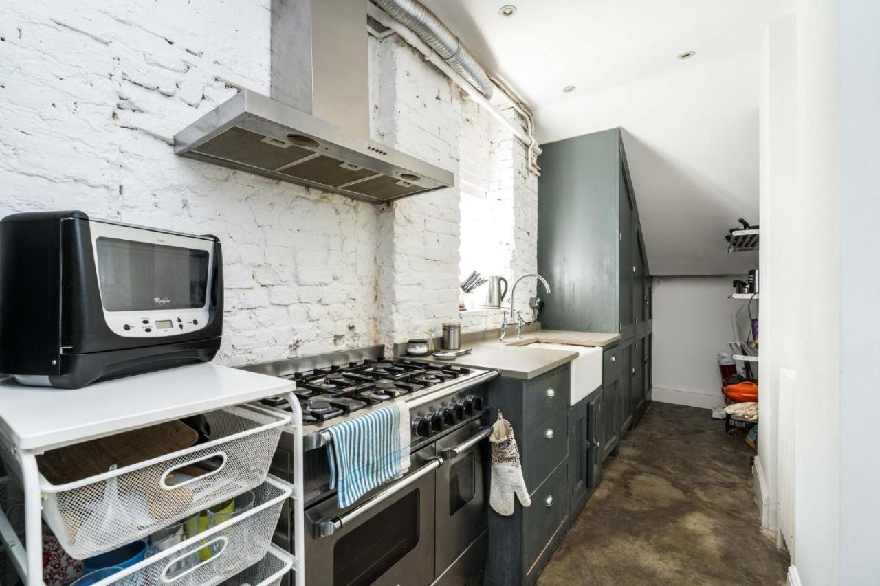 Fantastic 3 Bedroom Flat West Hampstead London